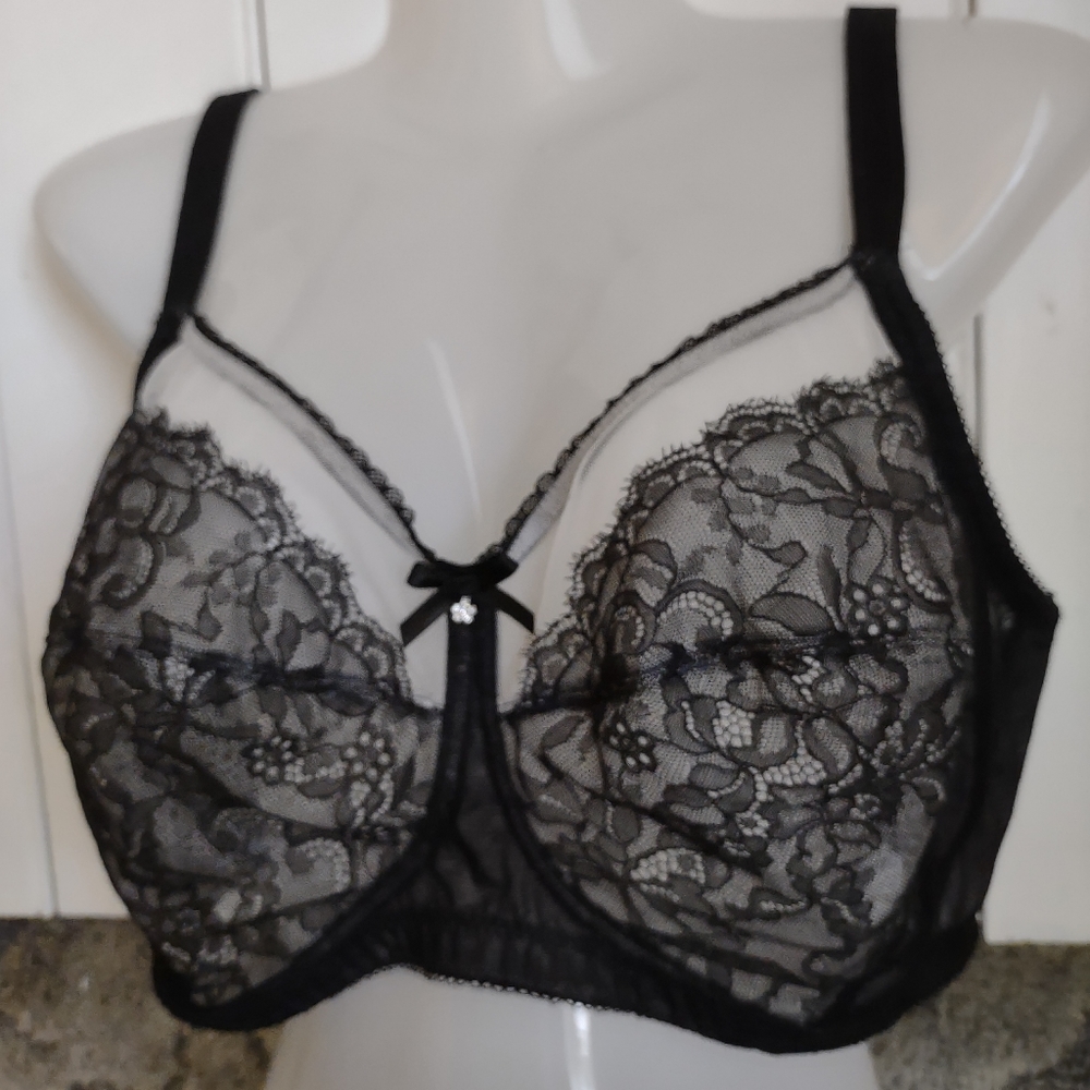 Wacoal Goth Retro Chic Sheer Floral Lace Black White Charm Wire-Free Bra 40DD